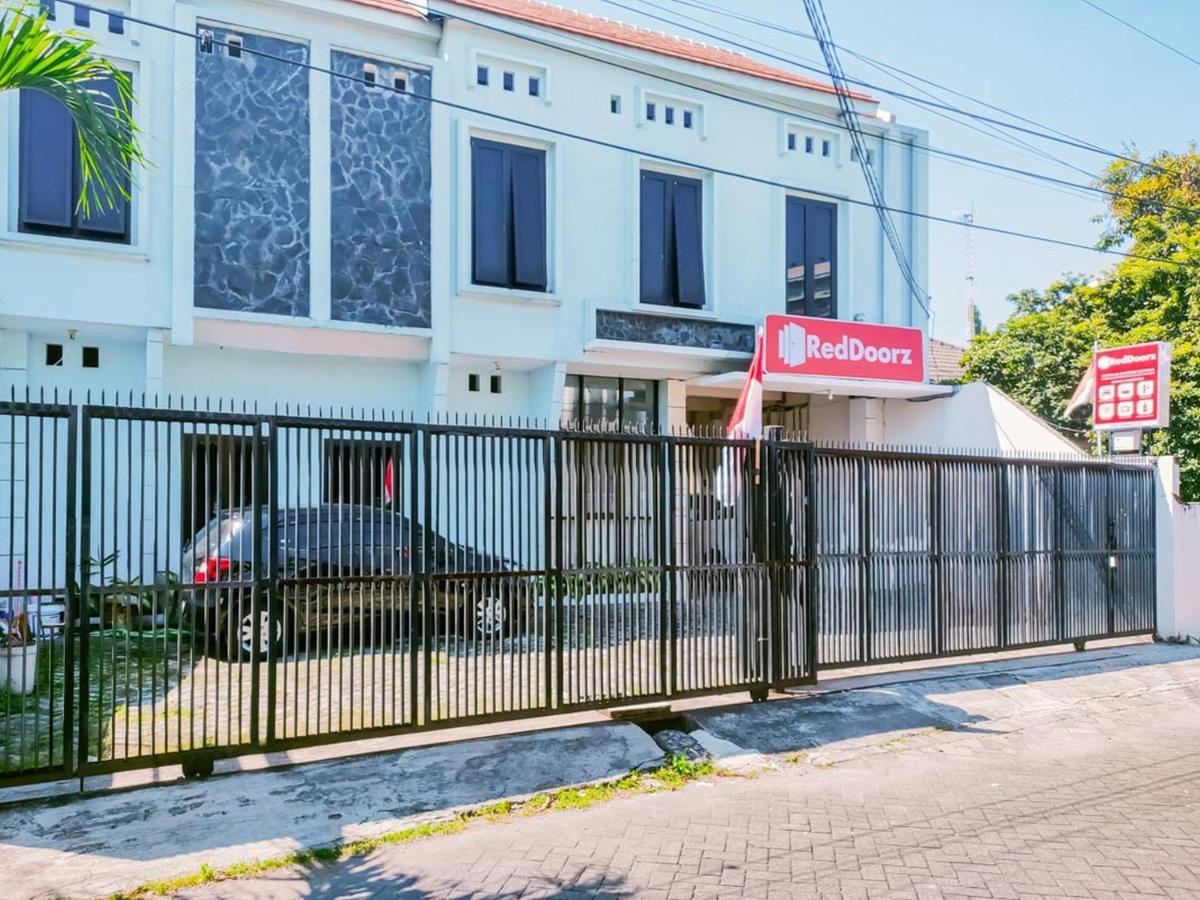 Reddoorz Syariah At Jemursari Surabaya Otel Dış mekan fotoğraf