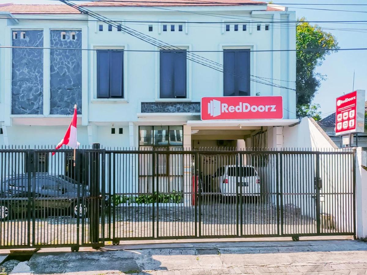 Reddoorz Syariah At Jemursari Surabaya Otel Dış mekan fotoğraf